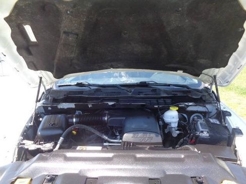 Used 2022 RAM 1500 Classic SLT w/ Electronics Group AWD/4WD image 30