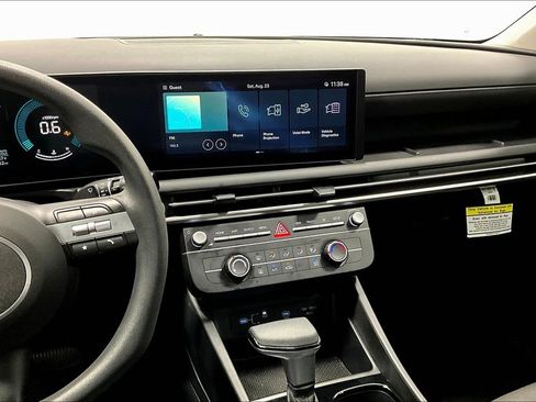 Used 2025 Hyundai Tucson SE image 8