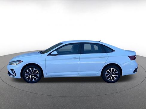 Used 2025 Volkswagen Jetta S image 9