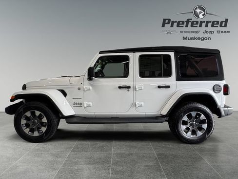 Used 2021 Jeep Wrangler Unlimited Sahara w/ Uconnect 4C Nav & Sound Group AWD/4WD image 9