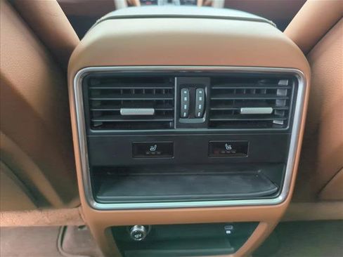 Used 2023 Porsche Cayenne AWD/4WD image 19