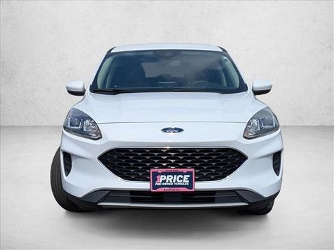 Used 2020 Ford Escape SE FWD image 2