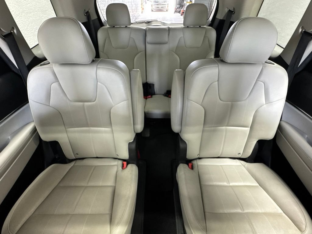 Used 2022 Kia Telluride EX w/ EX Premium Package FWD image 6