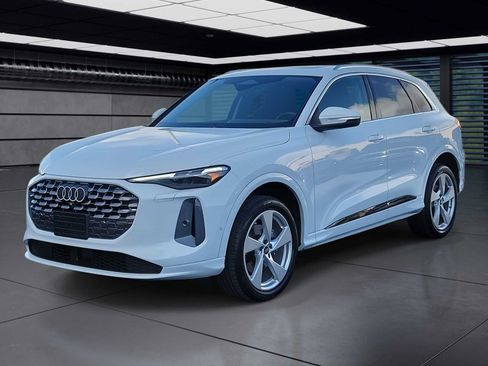 Certified 2025 Audi Q5 Premium w/ Premium Plus AWD/4WD image 1