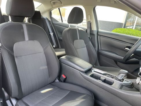 Used 2025 Nissan Sentra SV image 34