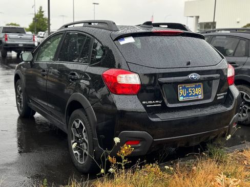 Used 2017 Subaru Crosstrek 2.0i Limited w/ Popular Package #2 AWD/4WD image 2