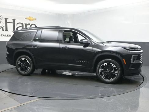 New 2027 Chevrolet Traverse LT w/ Sun and Wheel Package FWD image 1