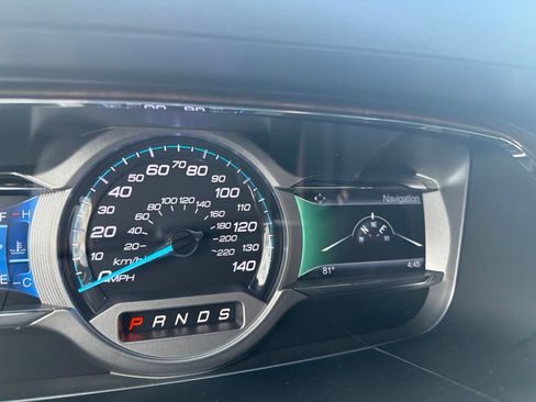 Used 2019 Ford Taurus Limited FWD image 17