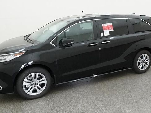 New 2026 Toyota Sienna Limited FWD image 2