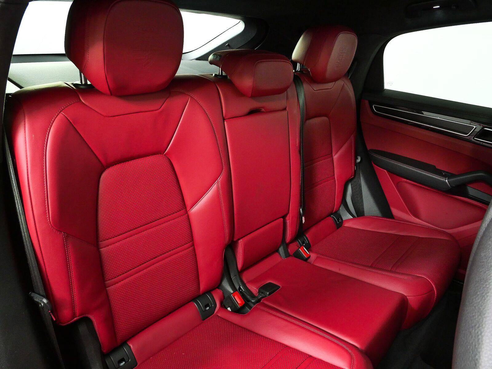 Certified 2023 Porsche Cayenne GTS AWD/4WD image 21