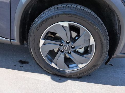 Used 2024 Nissan Rogue SV FWD image 11