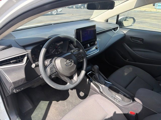 Used 2025 Toyota Corolla LE FWD image 21