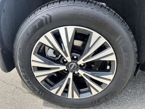 Certified 2023 Nissan Rogue SV w/ SV Premium B Package image 11
