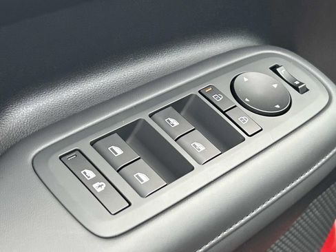 Used 2025 Hyundai Santa Fe SEL FWD image 19