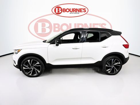 Used 2021 Volvo XC40 T5 R-Design w/ Protection Package Premier image 9