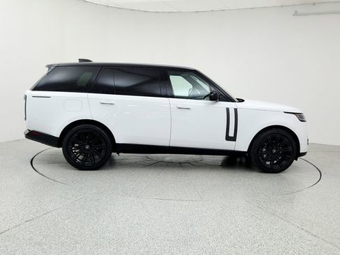 New 2025 Land Rover Range Rover Long Wheelbase SE image 4