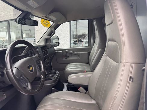 Used 2021 Chevrolet Express 2500 w/ Driver Convenience Package image 10