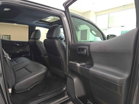 Certified 2023 Toyota Tacoma TRD Off-Road w/ TRD Premium Off Road Package AWD/4WD image 26