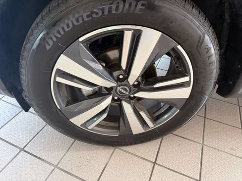 Used 2026 Nissan Rogue SL FWD image 31