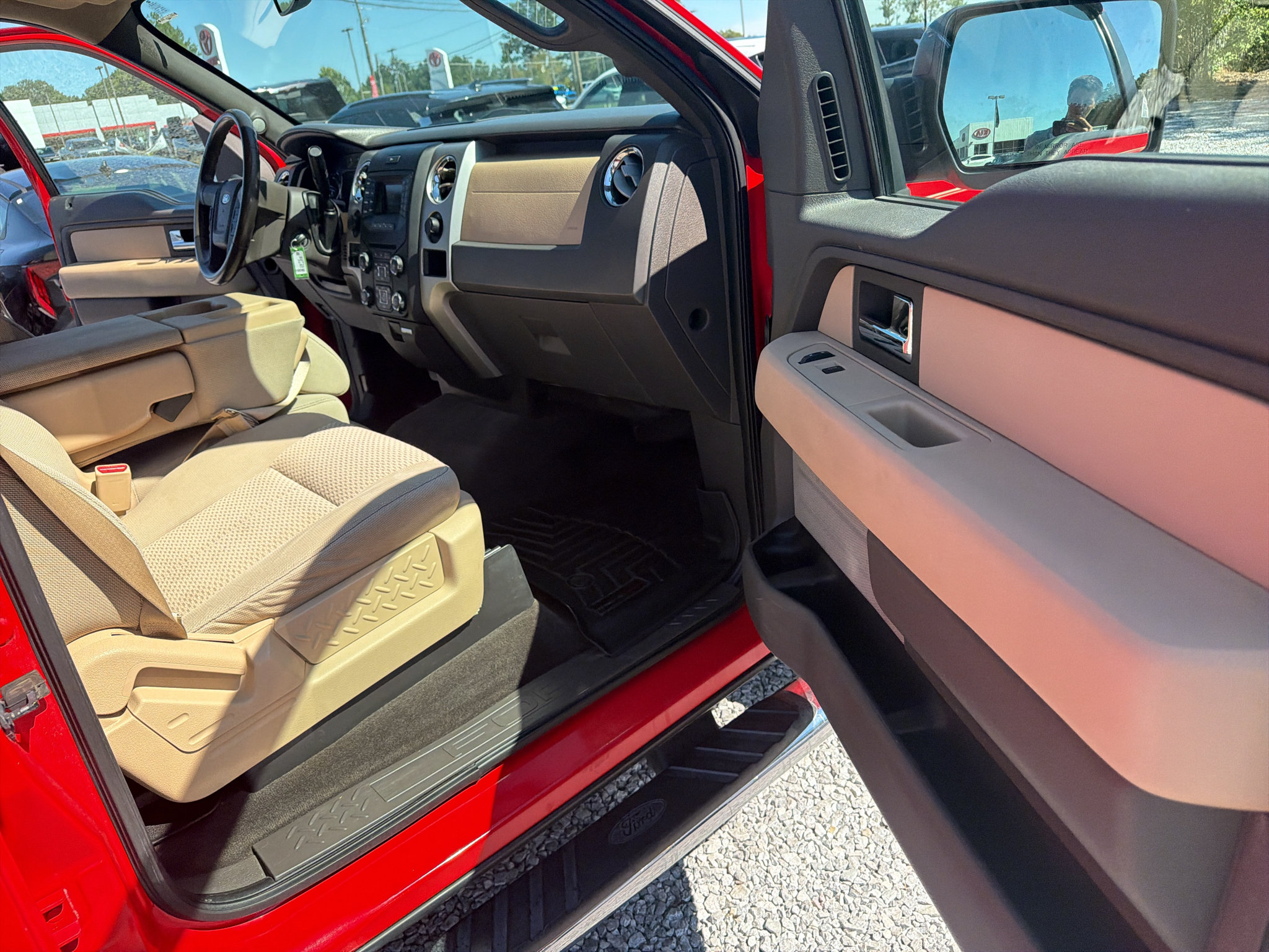 Used 2013 Ford F150 XLT w/ Luxury Equipment Group RWD image 23