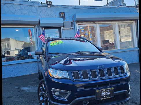 Used 2021 Jeep Compass Latitude w/ Driver Assistance Group image 4