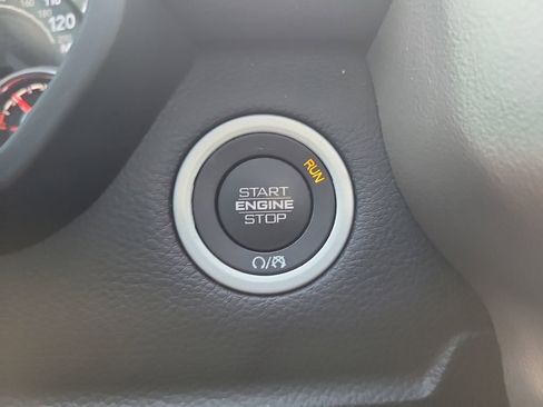 Used 2020 RAM 1500 Laramie RWD image 32
