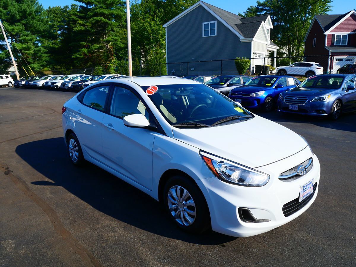 Used 2017 Hyundai Accent SE FWD image 2