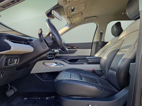 Used 2024 Lincoln Nautilus Reserve image 23