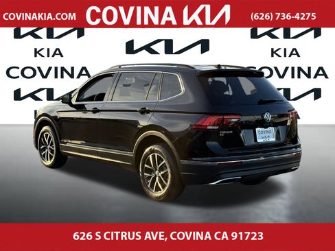 Used 2021 Volkswagen Tiguan SE w/ Panoramic Sunroof Package image 6