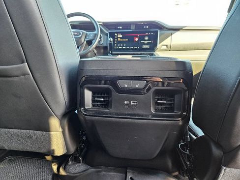 Used 2024 GMC Sierra 1500 AT4 w/ AT4 Preferred Package AWD/4WD image 33
