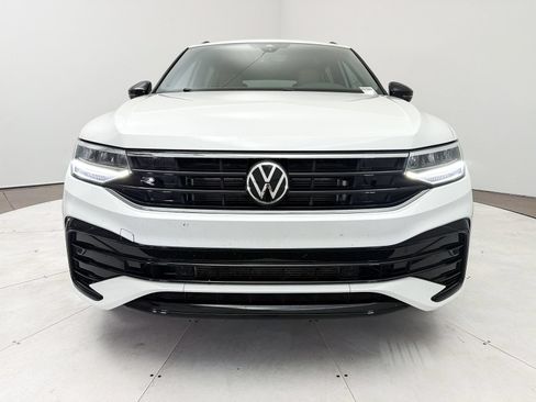 Used 2023 Volkswagen Tiguan SE R-Line FWD image 12