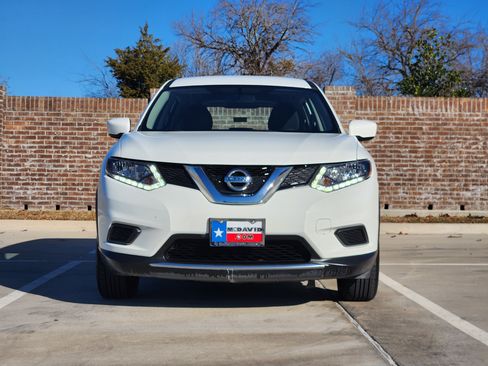 Used 2016 Nissan Rogue S image 2