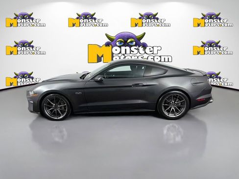 Used 2018 Ford Mustang GT RWD image 8