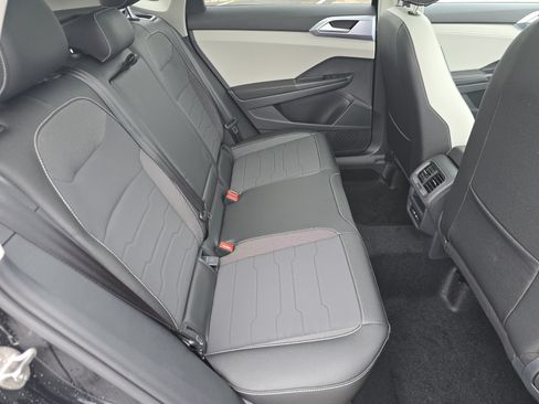 New 2026 Volkswagen Taos SE AWD/4WD image 18