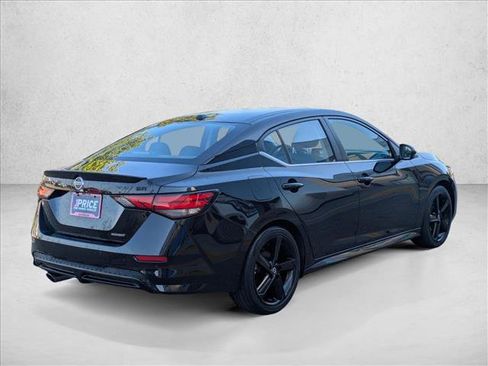 Used 2023 Nissan Sentra SR w/ Midnight Edition Package FWD image 5