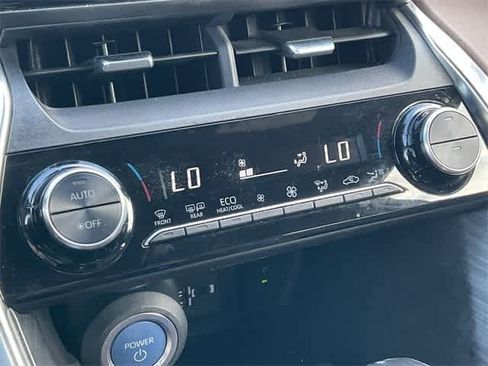 Used 2021 Toyota Venza XLE w/ Softex Package image 22