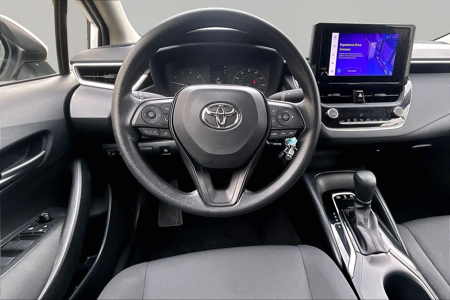 Used 2025 Toyota Corolla LE FWD image 6