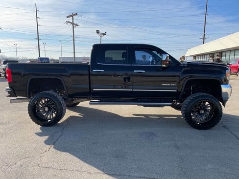 Used 2019 GMC Sierra 2500 SLT w/ Duramax Plus Package image 7