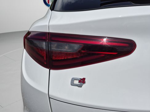 Used 2023 Alfa Romeo Stelvio Veloce AWD/4WD image 66