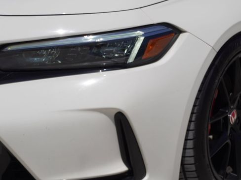 Used 2023 Honda Civic Type R image 2