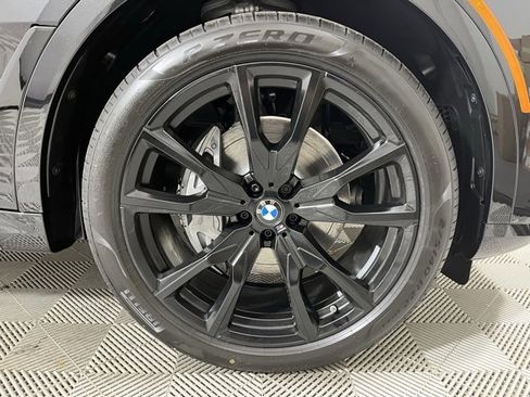 Used 2025 BMW X7 xDrive40i w/ M Sport Package image 25