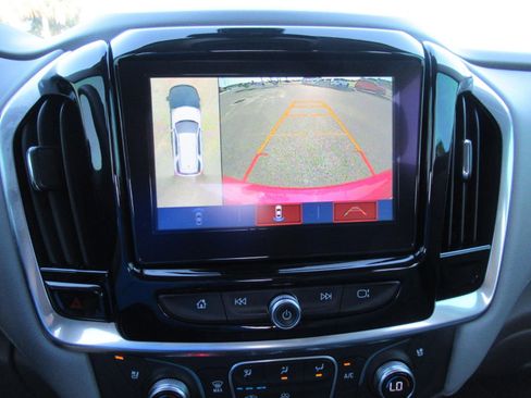 Used 2019 Chevrolet Traverse Premier w/ Driver Confidence II Package FWD image 29