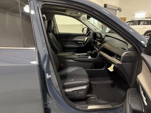 Used 2026 Toyota Grand Highlander Limited image 36