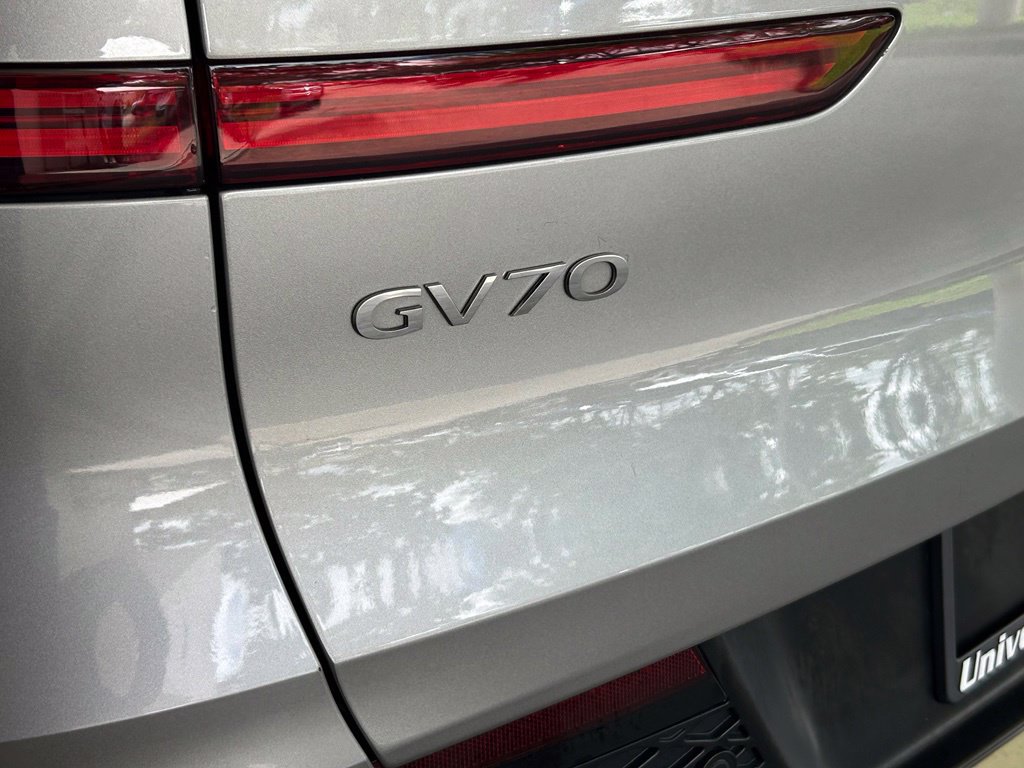 Used 2025 Genesis GV70 2.5T AWD/4WD image 17