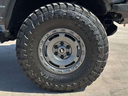 Used 2024 Ford Bronco Everglades image 33