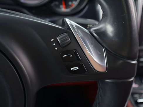 Used 2016 Porsche Panamera 4 image 21