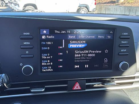 Used 2023 Hyundai Elantra SEL image 15