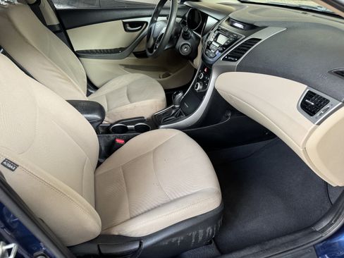 Used 2016 Hyundai Elantra SE image 10