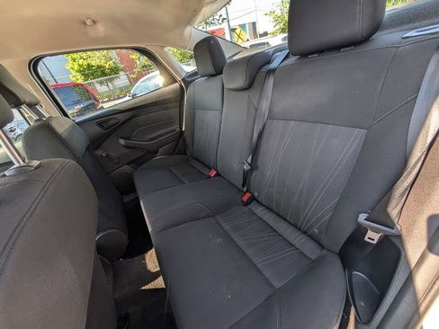 Used 2018 Ford Focus S FWD image 19