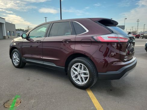 Used 2024 Ford Edge SEL w/ Convenience Package image 3